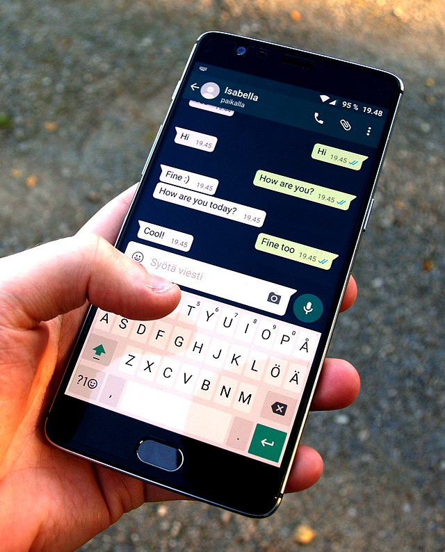 WhatsApp 按發(fā)件人過濾消息